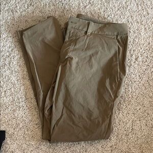 Men’s (dark) tan pants